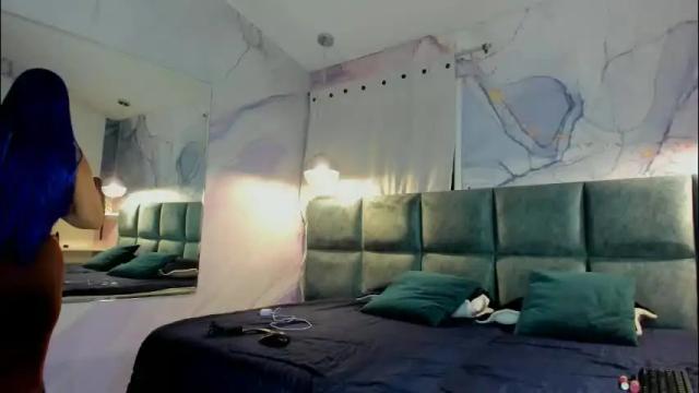 Image 2 of melanieroux Stream on Chaturbate on 2 months ago