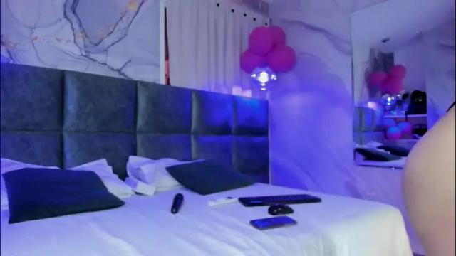 Image 12 of melanieroux Stream on Chaturbate on 1 month ago