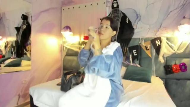 Image 4 of melanieroux Stream on Chaturbate on 3 days ago