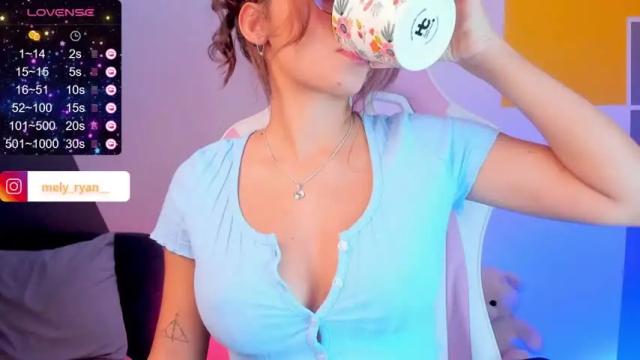 Image 3 of melanieryann_ Stream on Chaturbate on 13 months ago