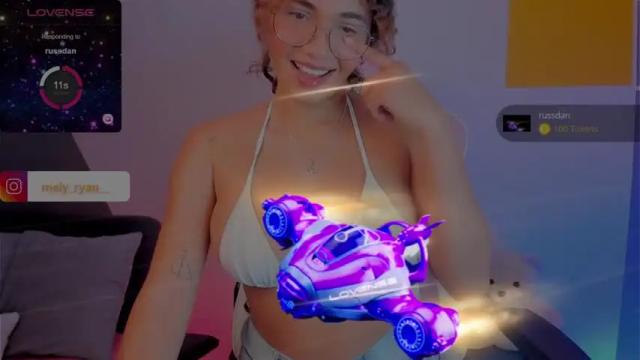 Image 3 of melanieryann_ Stream on Chaturbate on 13 months ago