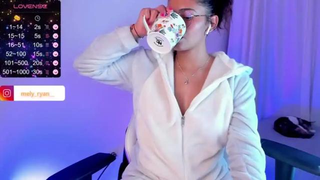 Image 3 of melanieryann_ Stream on Chaturbate on 11 months ago