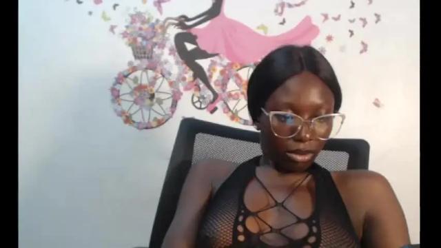 Image 3 of melanine_floral Stream on Chaturbate on 12 days ago