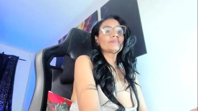 Image 8 of melannia_hills Stream on Chaturbate on 1 month ago