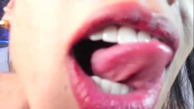 Image 8 of melannia_hills Stream on Chaturbate on 1 month ago