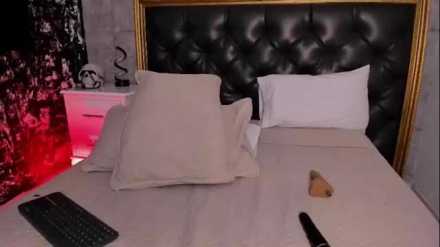 Image 12 of melanny_luv Stream on Chaturbate on 2 months ago