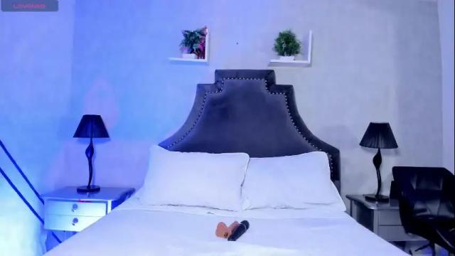 Image 3 of melanny_luv Stream on Chaturbate on 2 months ago