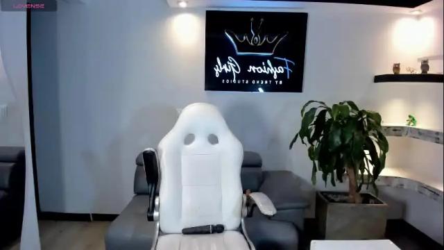Image 8 of melanny_luv Stream on Chaturbate on 1 month ago
