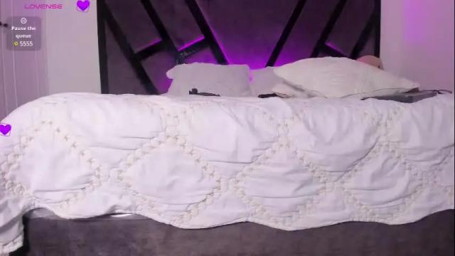 Image 4 of melanny_luv Stream on Chaturbate on 23 days ago
