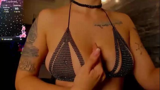 Image 3 of melanny_luv Stream on Chaturbate on 9 days ago