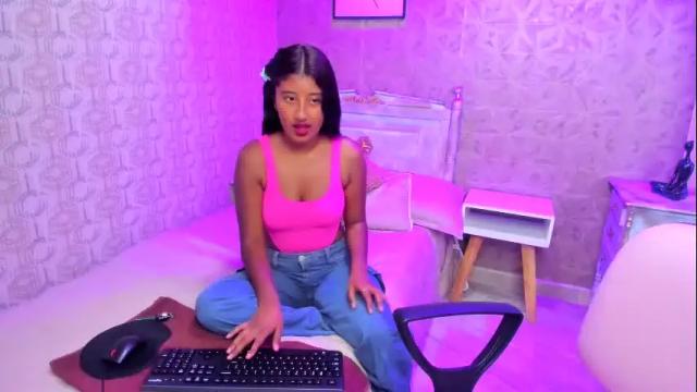 Image 3 of melany_brunette Stream on Chaturbate on 3 months ago