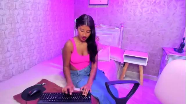 Image 4 of melany_brunette Stream on Chaturbate on 3 months ago