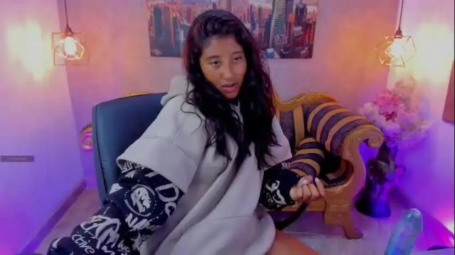 Image 10 of melany_brunette Stream on Chaturbate on 2 months ago