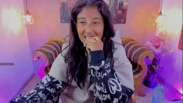 Image 4 of melany_brunette Stream on Chaturbate on 2 months ago