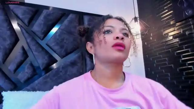 Image 4 of melanylorens Stream on Chaturbate on 22 months ago