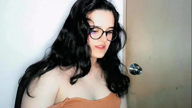 Image 3 of melissa_and_dany Stream on Chaturbate on 16 days ago
