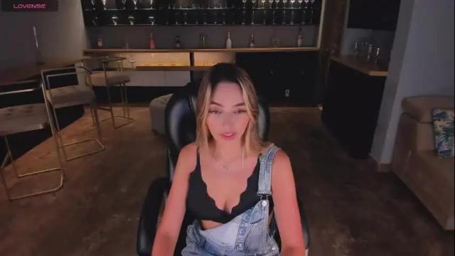 Thumbnail 1, melissamoore_'s Stream at Chaturbate, 2 days ago