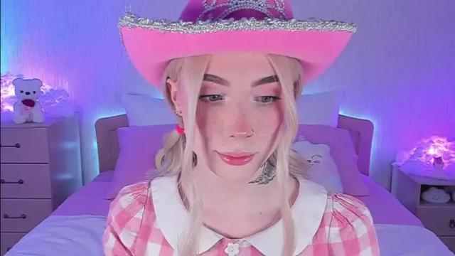 Image 6 of melissaober Stream on Chaturbate on 13 months ago