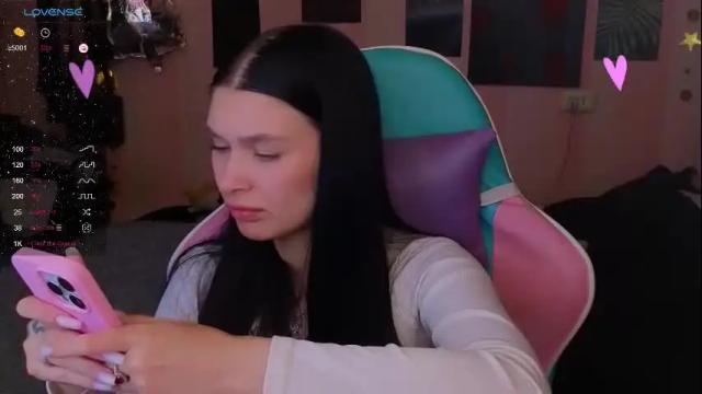Image 12 of mella_freya Stream on Chaturbate on 1 month ago