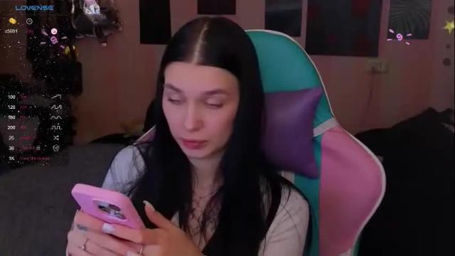 Image 8 of mella_freya Stream on Chaturbate on 1 month ago