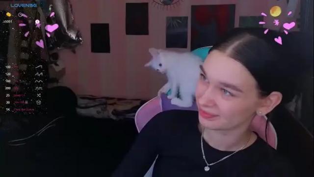 Image 2 of mella_freya Stream on Chaturbate on 1 month ago