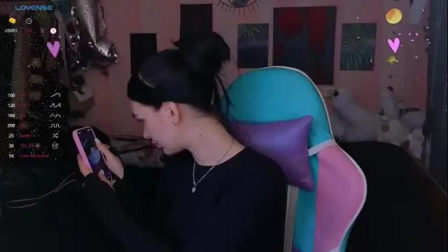 Image 4 of mella_freya Stream on Chaturbate on 1 month ago