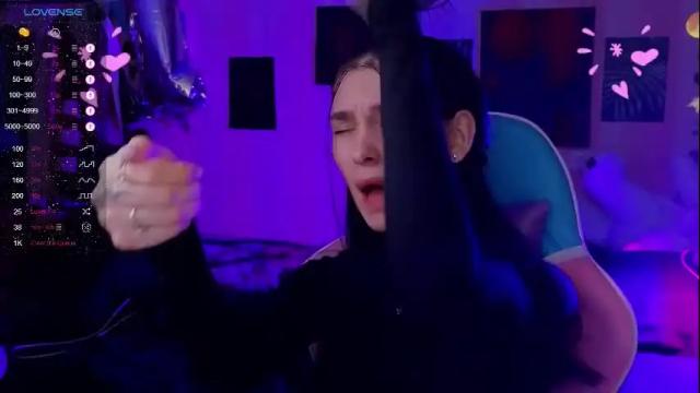 Image 8 of mella_freya Stream on Chaturbate on 1 month ago