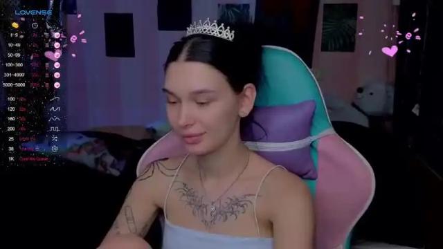 Image 10 of mella_freya Stream on Chaturbate on 4 days ago