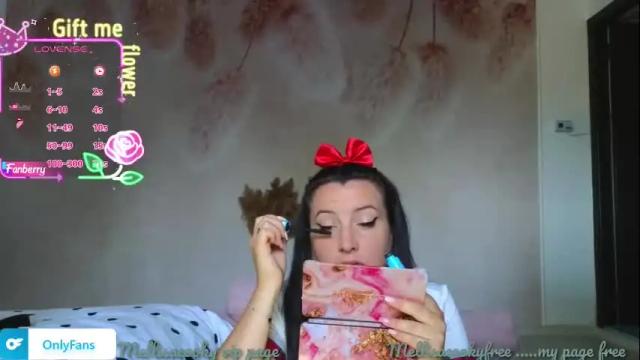 Image 2 of mellisaangel Stream on Chaturbate on 4 days ago