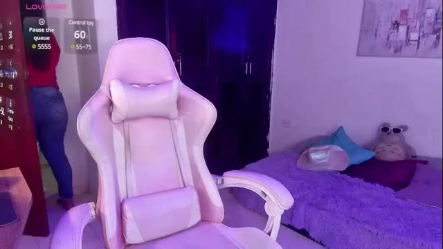 Image 4 of mellody_tgn Stream on Chaturbate on 3 months ago