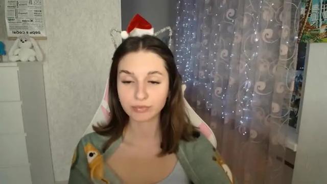 Image 4 of mellonmayre Stream on Chaturbate on 17 months ago