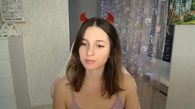 Image 2 of mellonmayre Stream on Chaturbate on 16 months ago