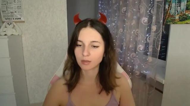 Image 3 of mellonmayre Stream on Chaturbate on 16 months ago