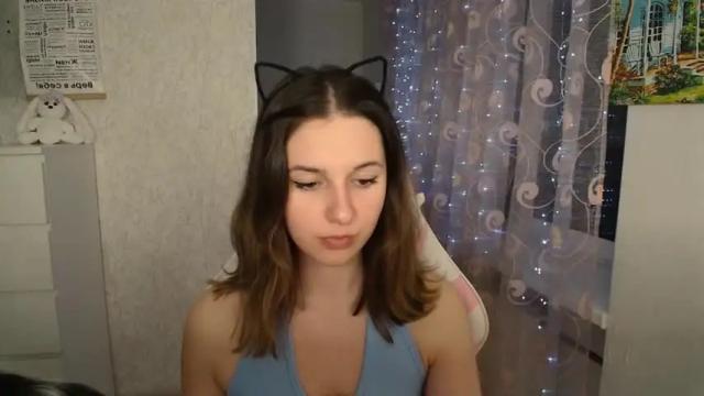 Image 4 of mellonmayre Stream on Chaturbate on 16 months ago