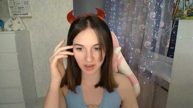 Image 6 of mellonmayre Stream on Chaturbate on 15 months ago