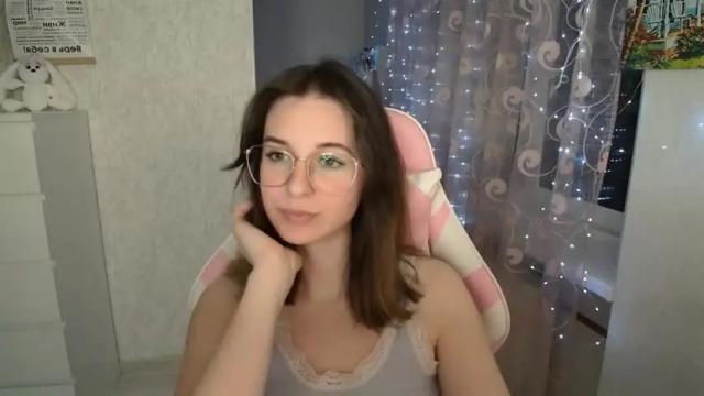 Image 11 of mellonmayre Stream on Chaturbate on 14 months ago