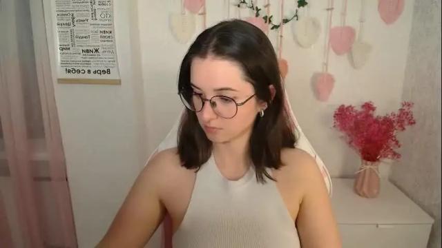 Image 3 of mellonmayre Stream on Chaturbate on 2 months ago