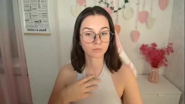 Image 8 of mellonmayre Stream on Chaturbate on 2 months ago