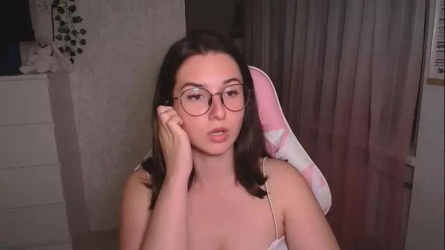 Image 12 of mellonmayre Stream on Chaturbate on 14 days ago