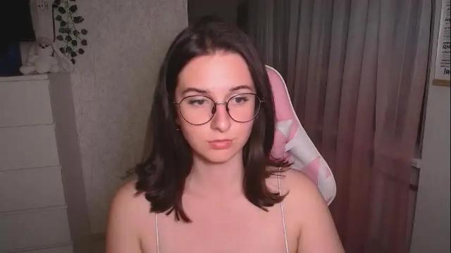 Image 2 of mellonmayre Stream on Chaturbate on 14 days ago