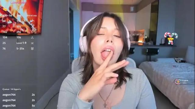 Image 12 of melmean Stream on Chaturbate on 3 months ago