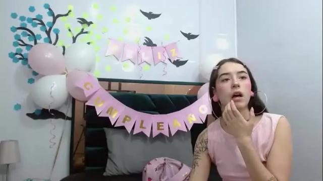 Image 12 of meloddy_collins Stream on Chaturbate on 23 days ago