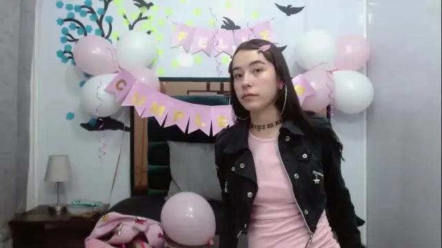 Image 3 of meloddy_collins Stream on Chaturbate on 23 days ago