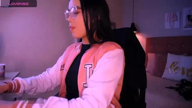 Image 3 of melody__collins Stream on Chaturbate on 12 months ago