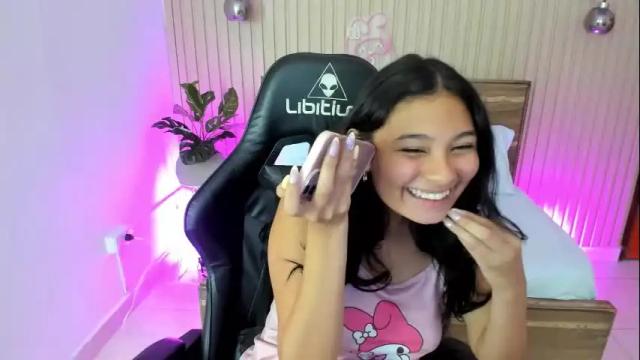 Image 7 of melody_flowers Stream on Chaturbate on 2 months ago