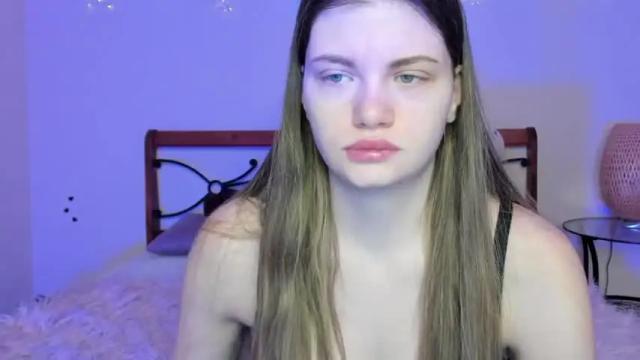 Image 3 of melody_fxy Stream on Chaturbate on 16 months ago