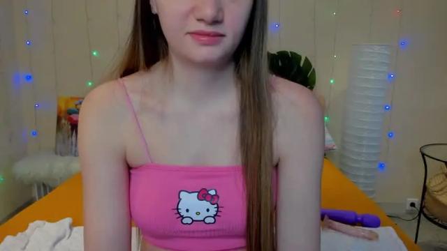 Image 4 of melody_fxy Stream on Chaturbate on 16 months ago