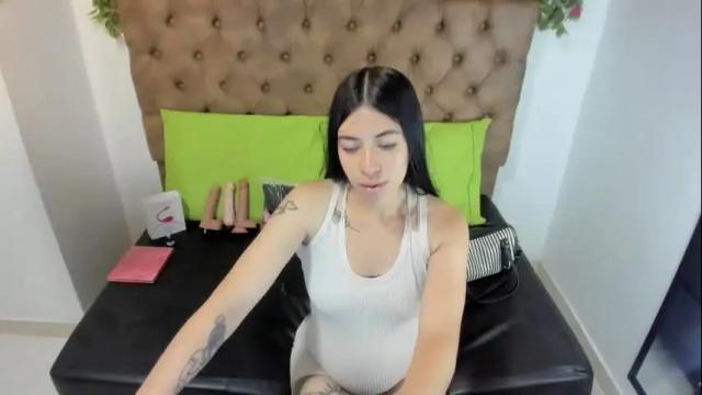 Image 2 of melody_hottt_ Stream on Chaturbate on 1 month ago