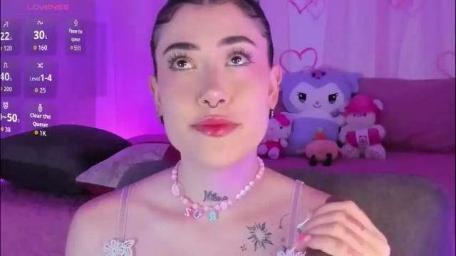 Image 2 of melody_suarez Stream on Chaturbate on 2 months ago