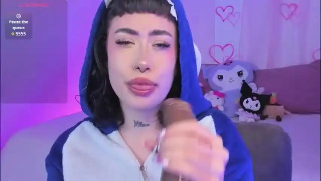 Image 2 of melody_suarez Stream on Chaturbate on 2 months ago